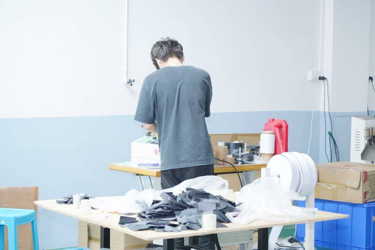文具用品贴合2026不会怎么办？东莞常诺新材料魔术贴背胶专业方案对症下药